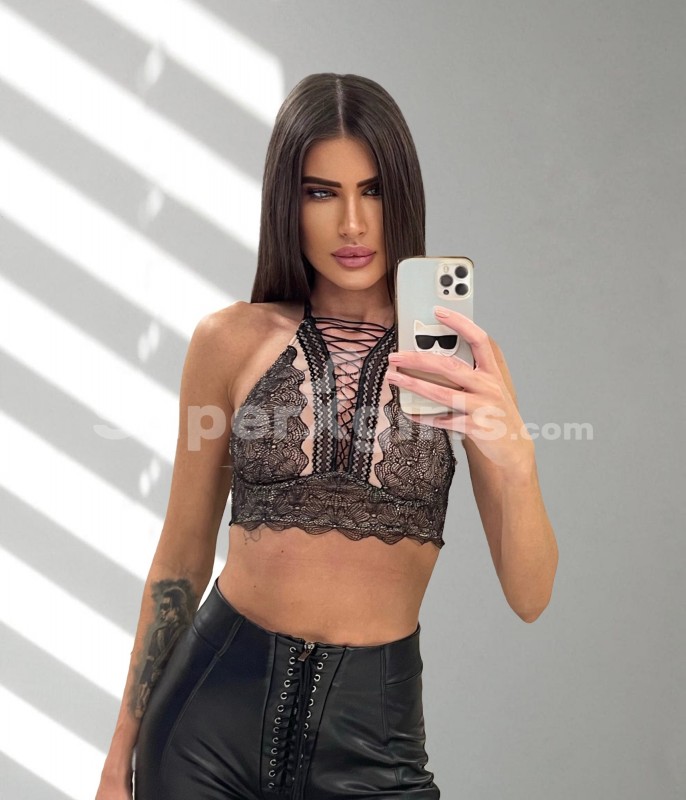 Anasteisha مرافقة اسطنبول