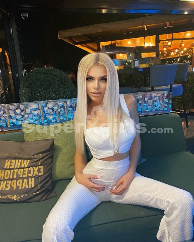 Viktoria مرافقة دبي