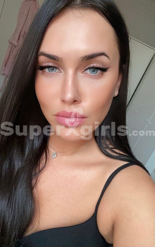 Alina مرافقة أمستردام