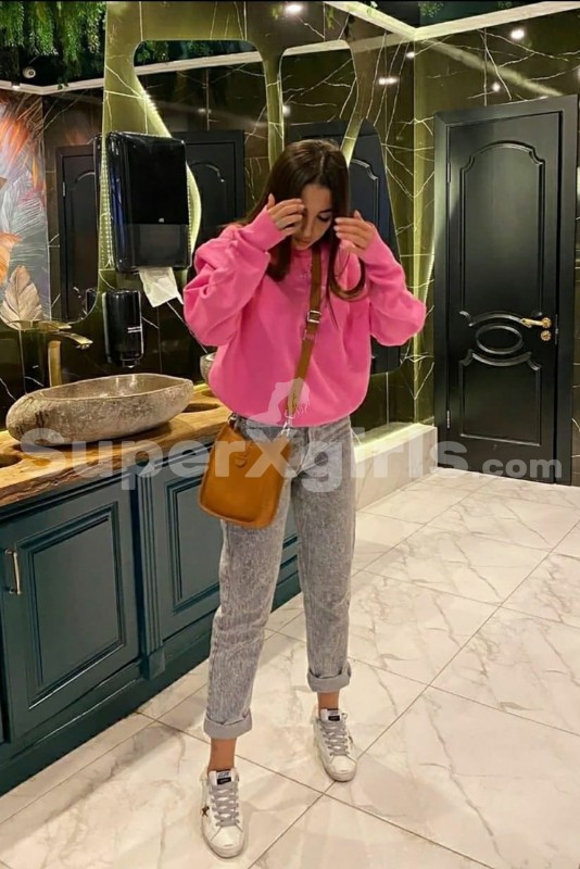 Ruby مرافقة دبي