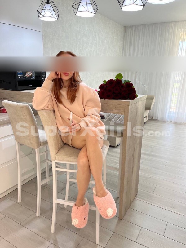 Julia ליווי ירוואן 