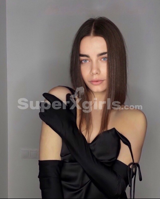 Izel مرافقة اسطنبول