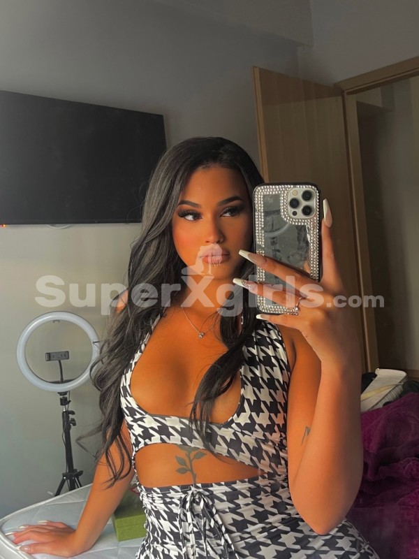 Isabella Escort Athens