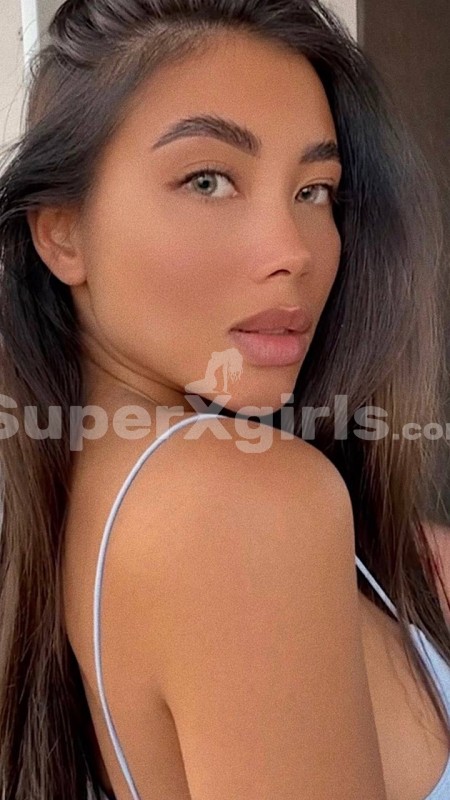 Juli مرافقة يريفان