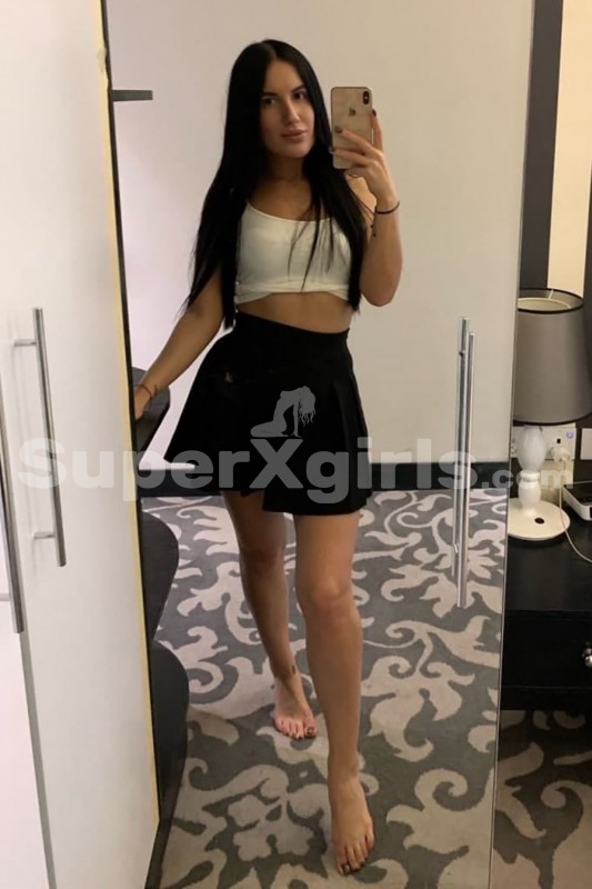 Ruby مرافقة دبي