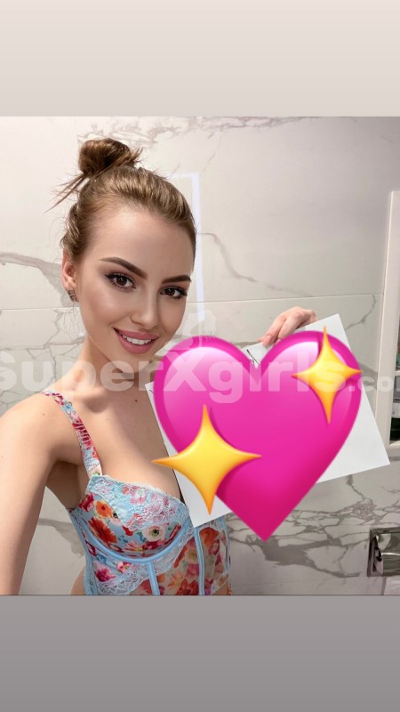 KAROLINA Angel مرافقة اسطنبول