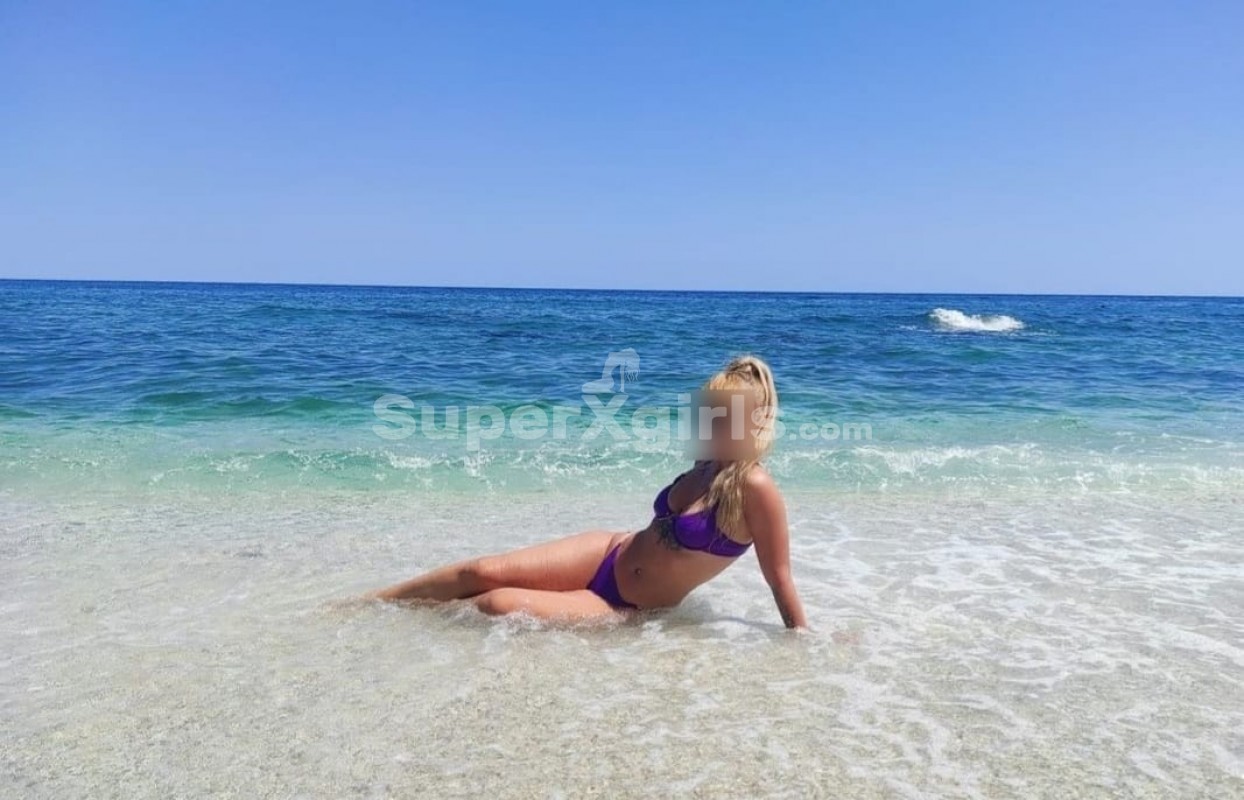 Basak مرافقة إيزمير