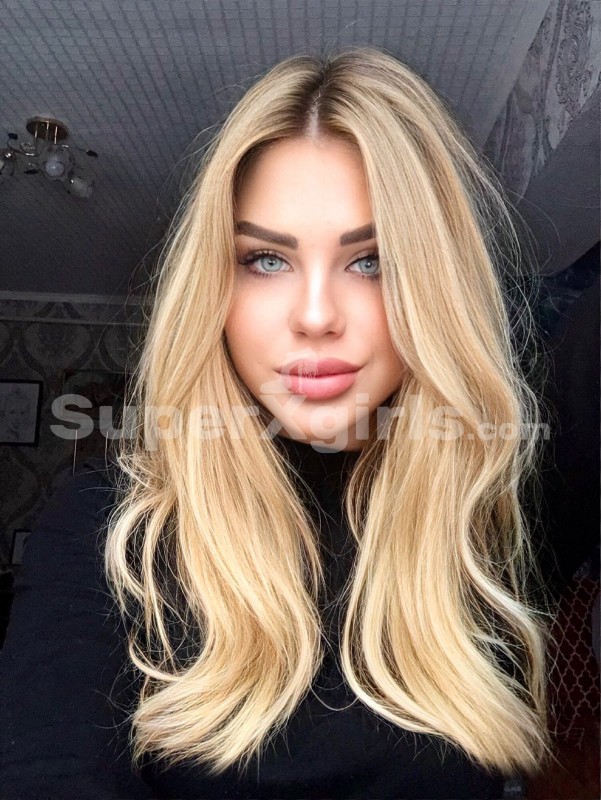 Veronica Young مرافقة ليماسول