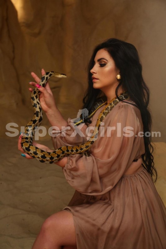 oksana مرافقة لاريسا