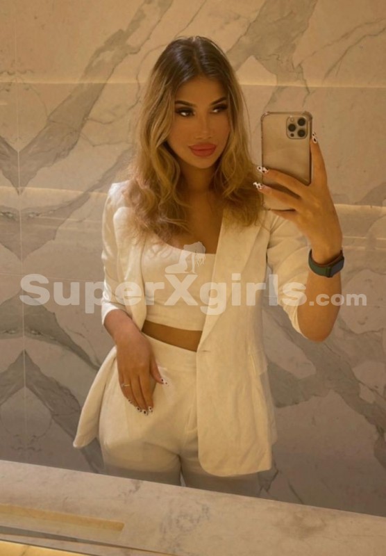 Zara مرافقة تبليسي