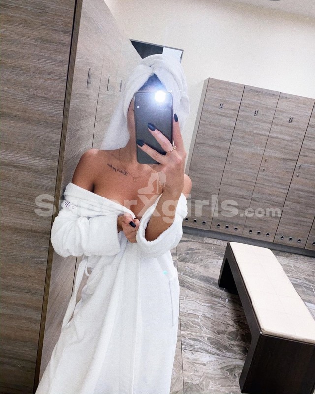 Karina مرافقة دبي