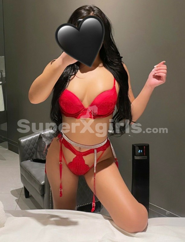 Meghan vip مرافقة برشلونة