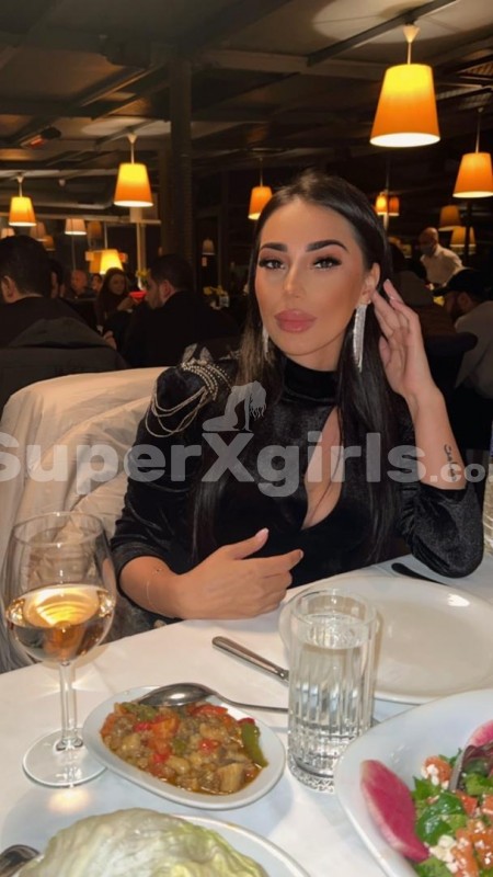 Dora مرافقة دبي