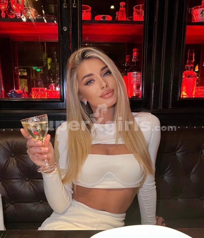 Janna مرافقة دبي