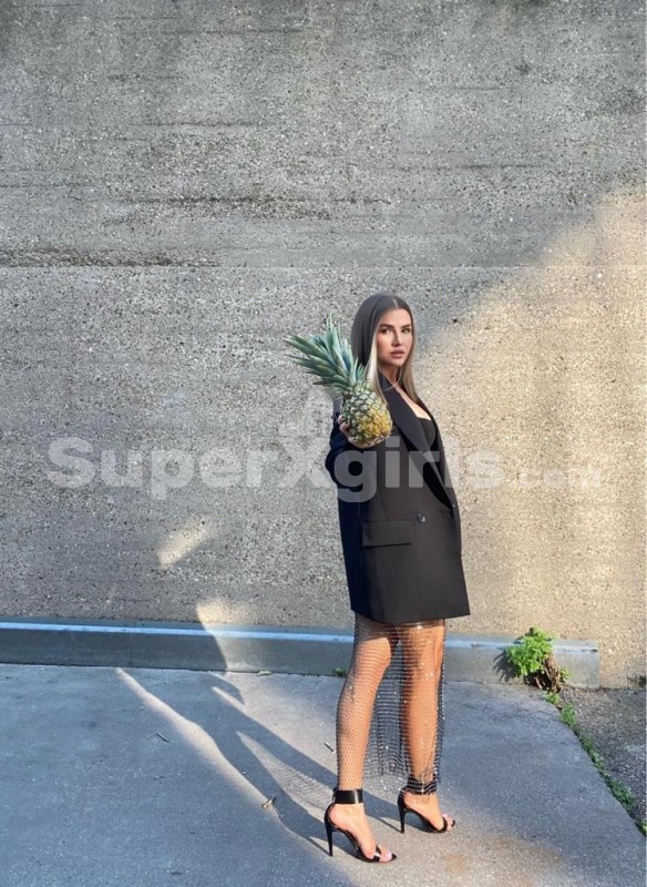 Marie مرافقة دبي